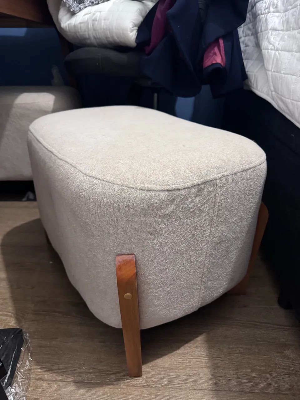 Beige Decorative Pouf Set with Wooden Legs (2 pcs)