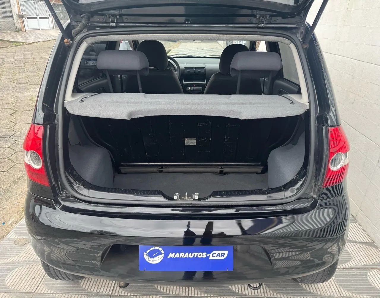 Volkswagen Fox Plus 1.6Mi/ 1.6Mi Total Flex 8V 4p, foto 14 de 15
