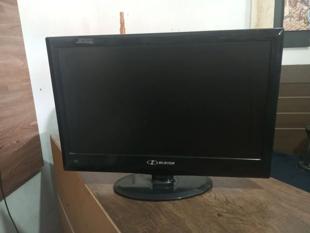 Tv e monitor Buster
