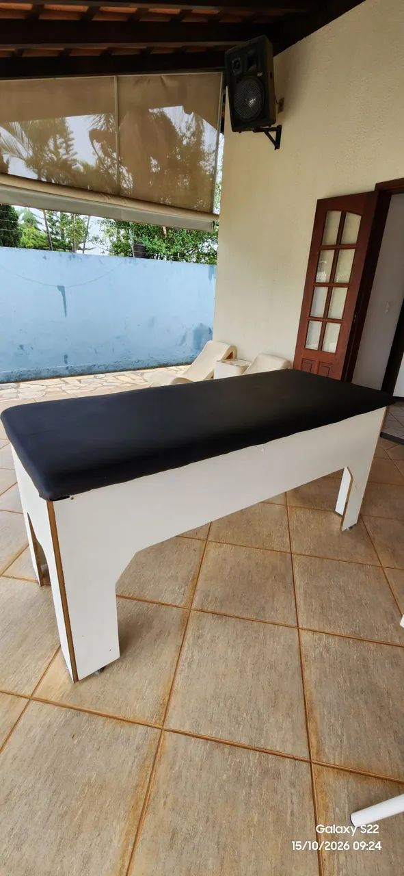 Maca fixa em MDF com estofado preto - Foto 2
