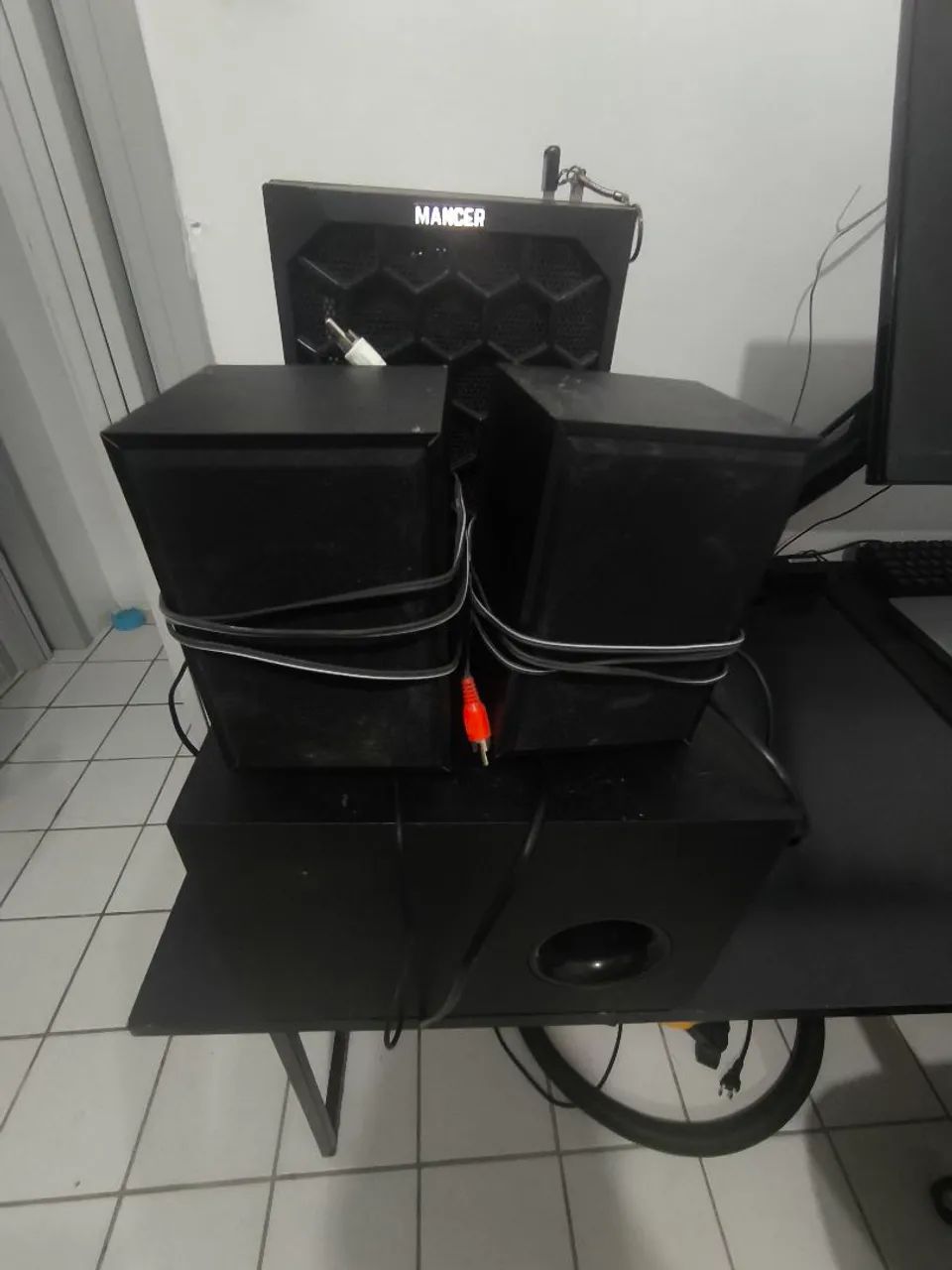 Caixa de som com cabo aux  - Foto 2