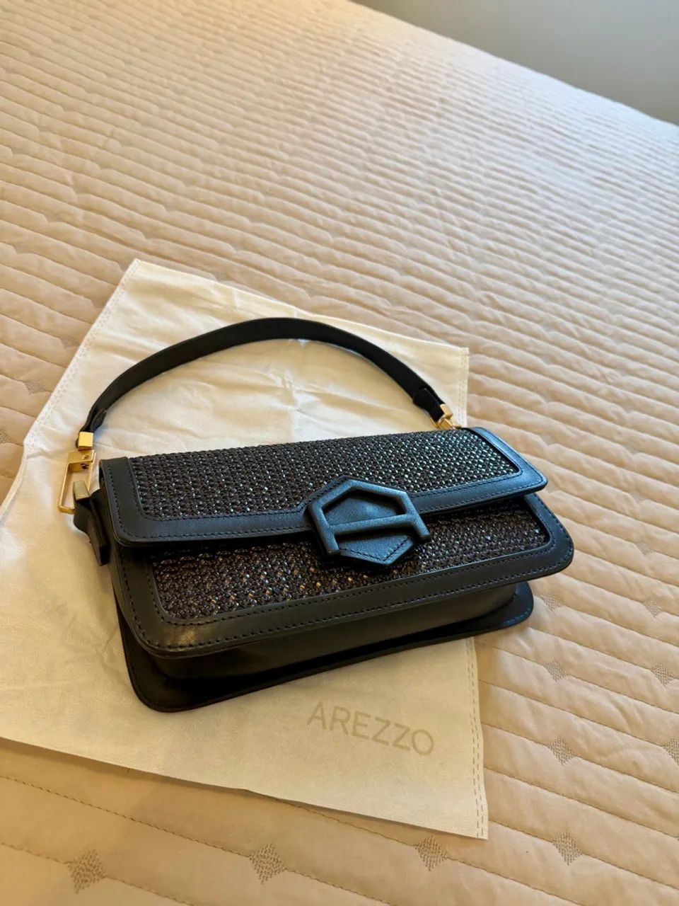 Bolsa Arezzo em couro 