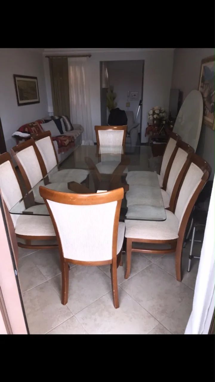 Mesa de jantar com tampo de vidro e 8 cadeiras estofadas - Foto 2