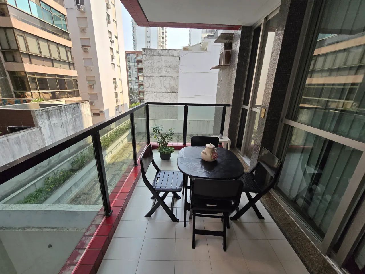 Varanda. Piscina. Vaga. Fundos e Silencioso. - Foto 4