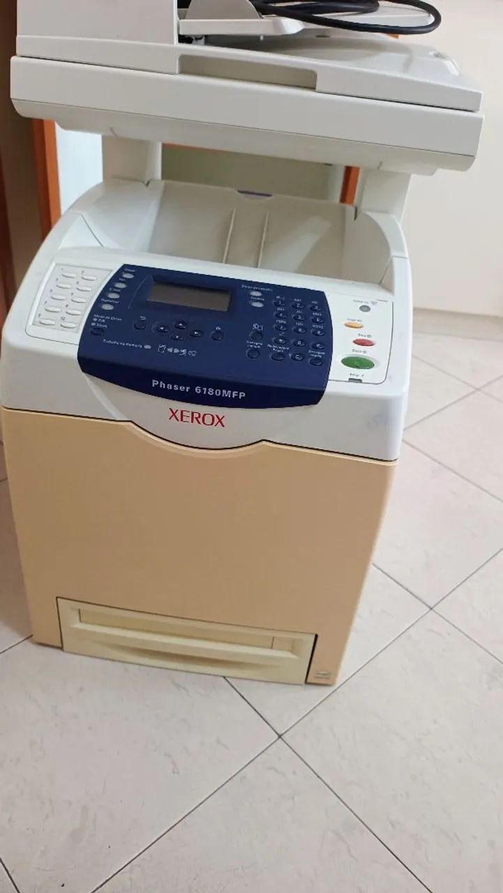 Multifuncional Xerox Phaser 6180 mfp