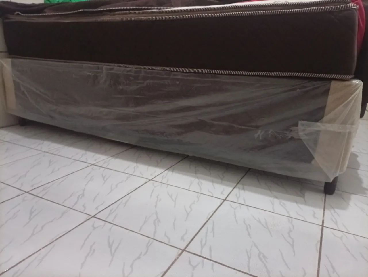 Vendo base de cama de casal e dou o colchão  - Foto 2