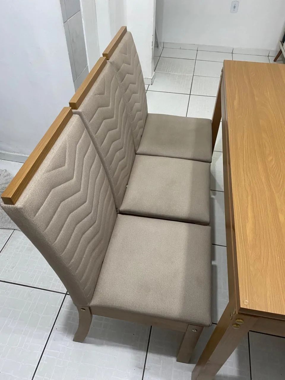 Conjunto de mesa com 6 cadeiras  - Foto 2