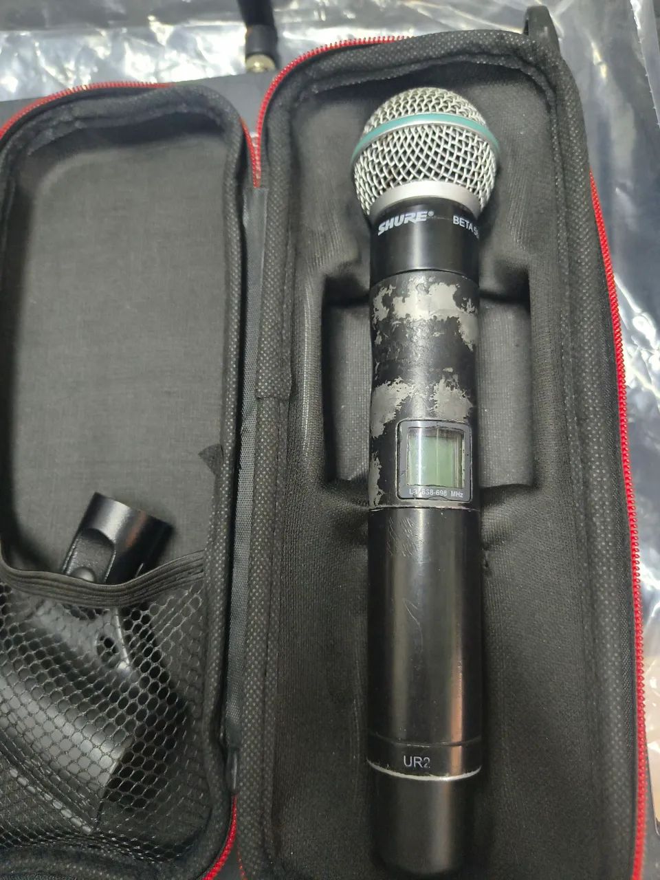 Microfone Shure sem fio UR4D com 2 Bastões beta58  - Foto 5