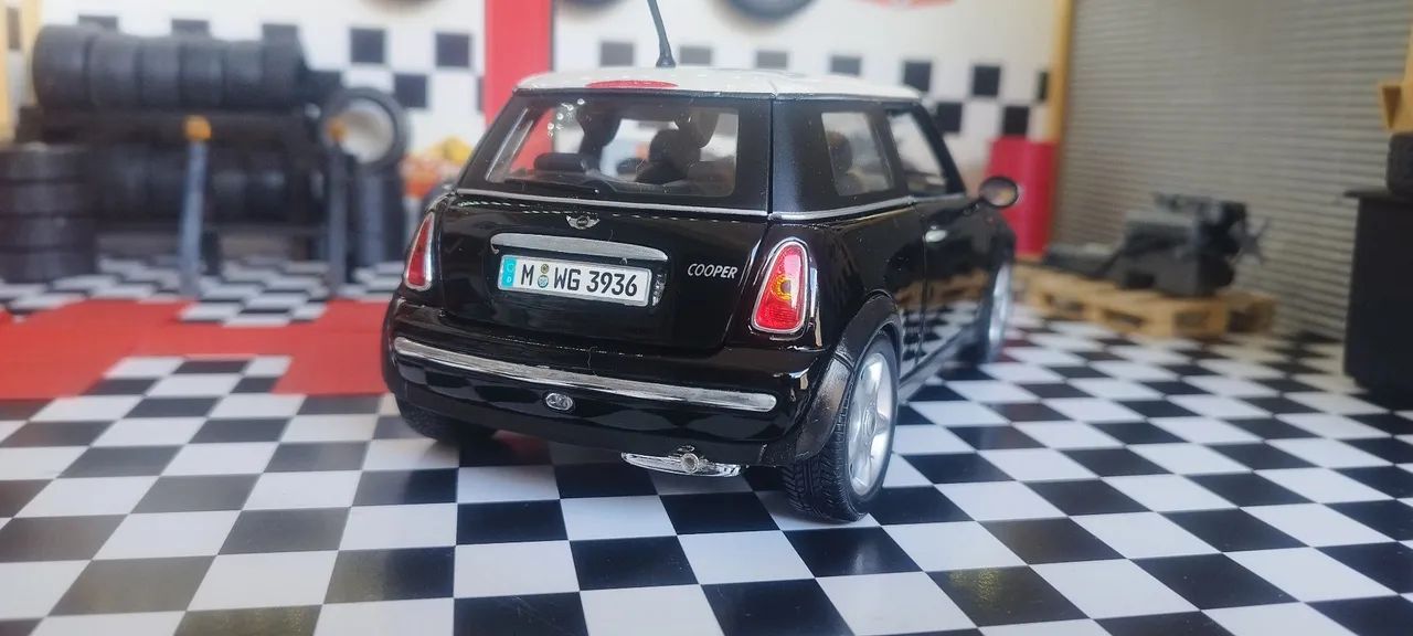 Mini Cooper 1/18 - Foto 2