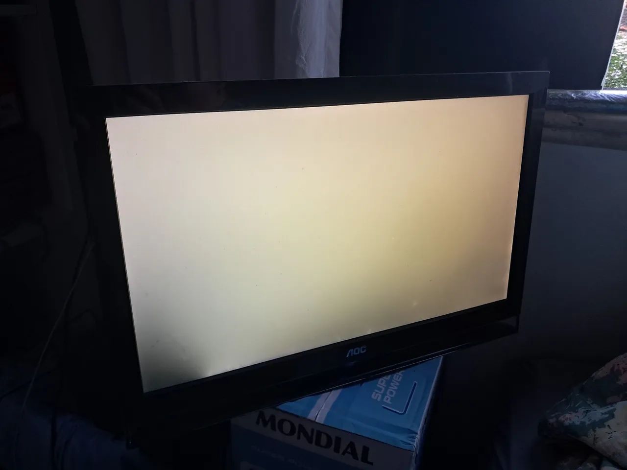 Tv aoc 22" com defeito