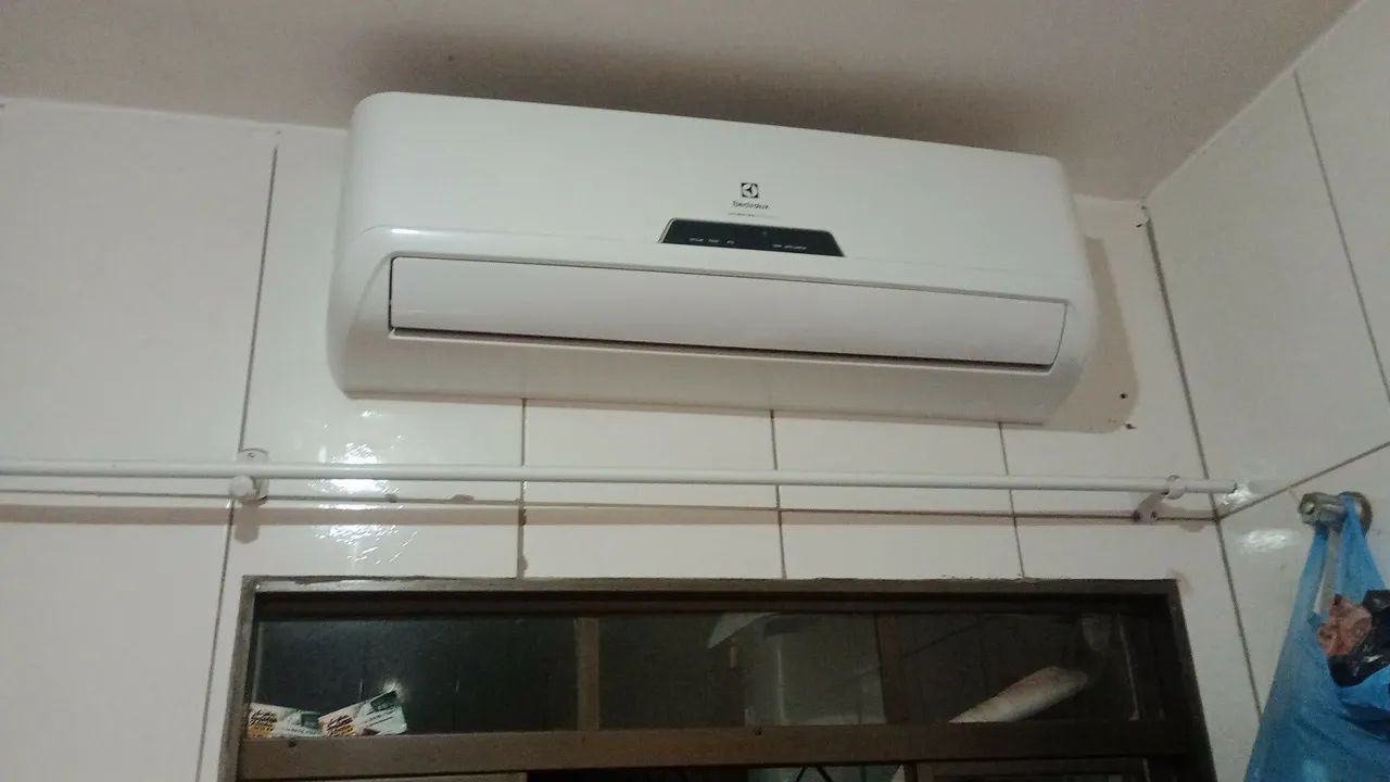 Vende se  ar condicionado Eletrolux 18mil BTUs 