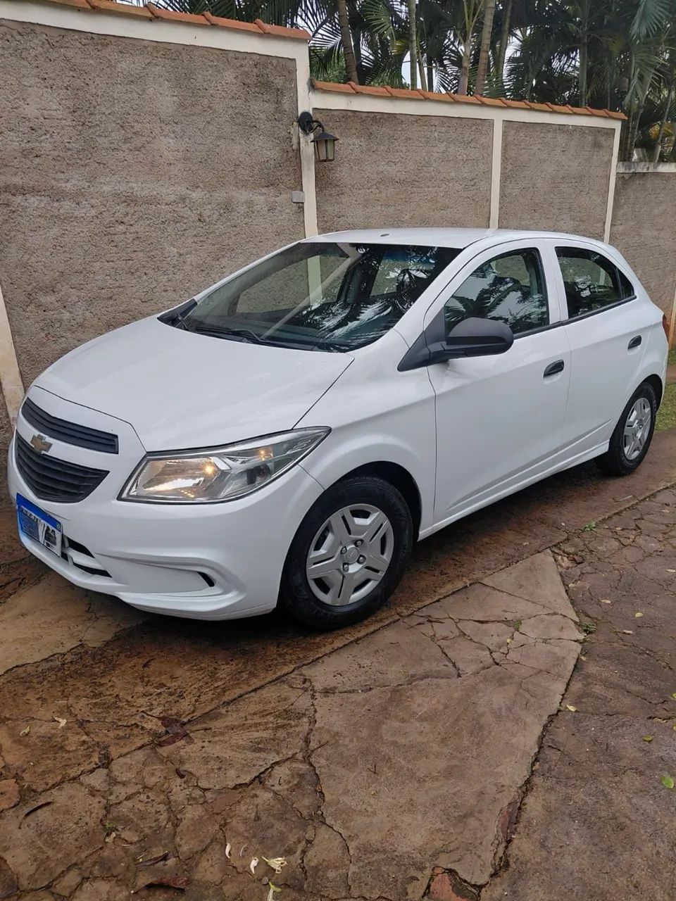 Chevrolet Onix ONIX HATCH Joy 1.0 8V Flex 5p Mec. 2018