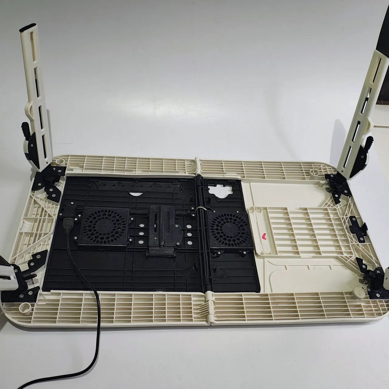 Mesa Portátil Dobrável Para Notebook Com Cooler E Mousepad  - Foto 3