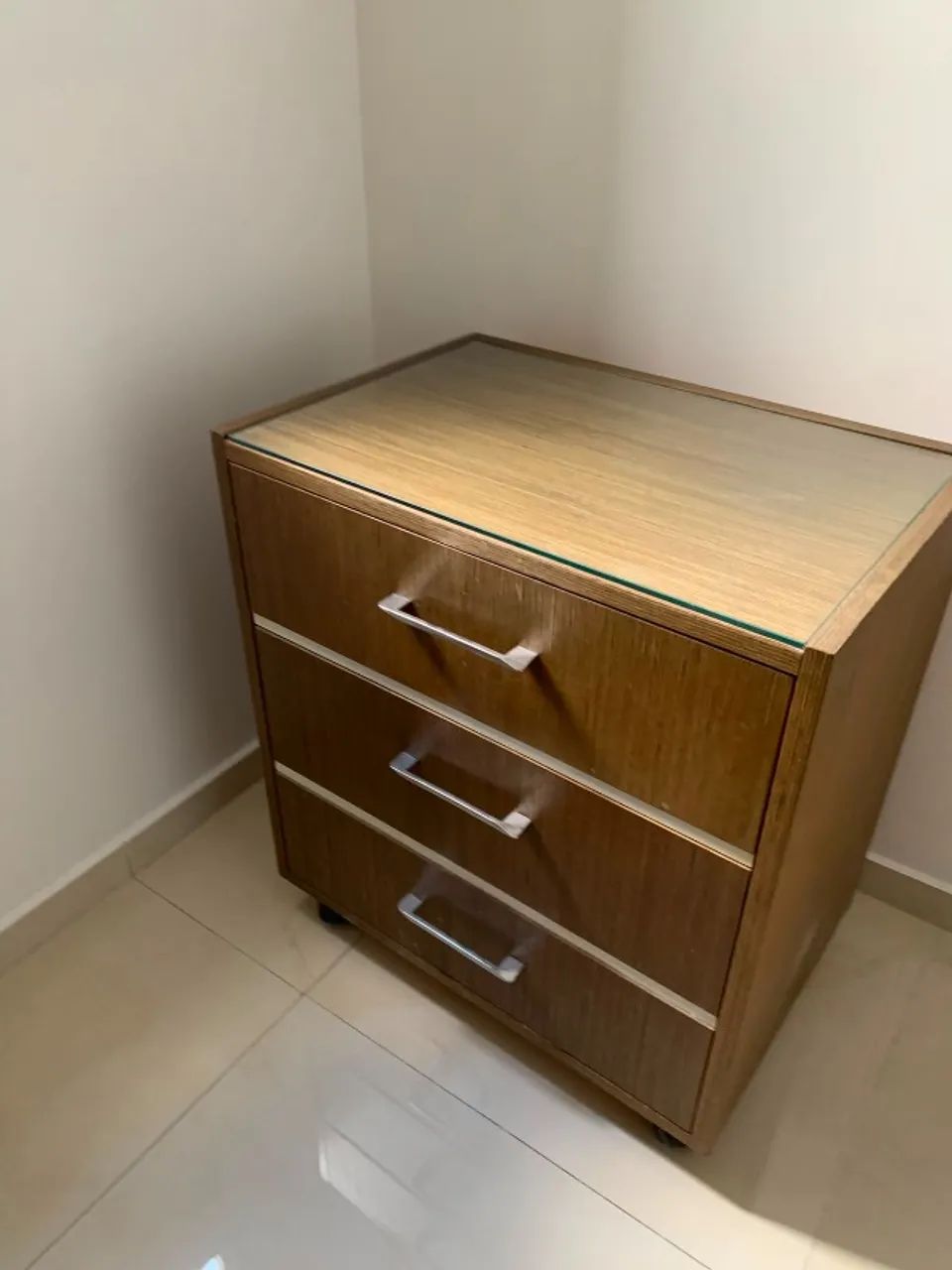 dupla de mesa de cabeceira