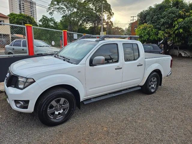 Nissan Frontier Frontier SV AT.CD 4x4 2.5 TB Diesel Mec. 2015
