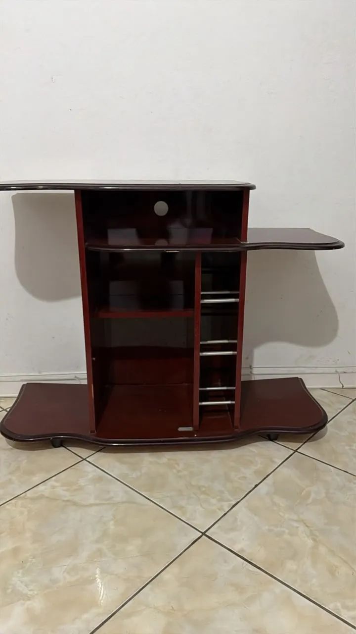 Vendo 2 estantes de sala 