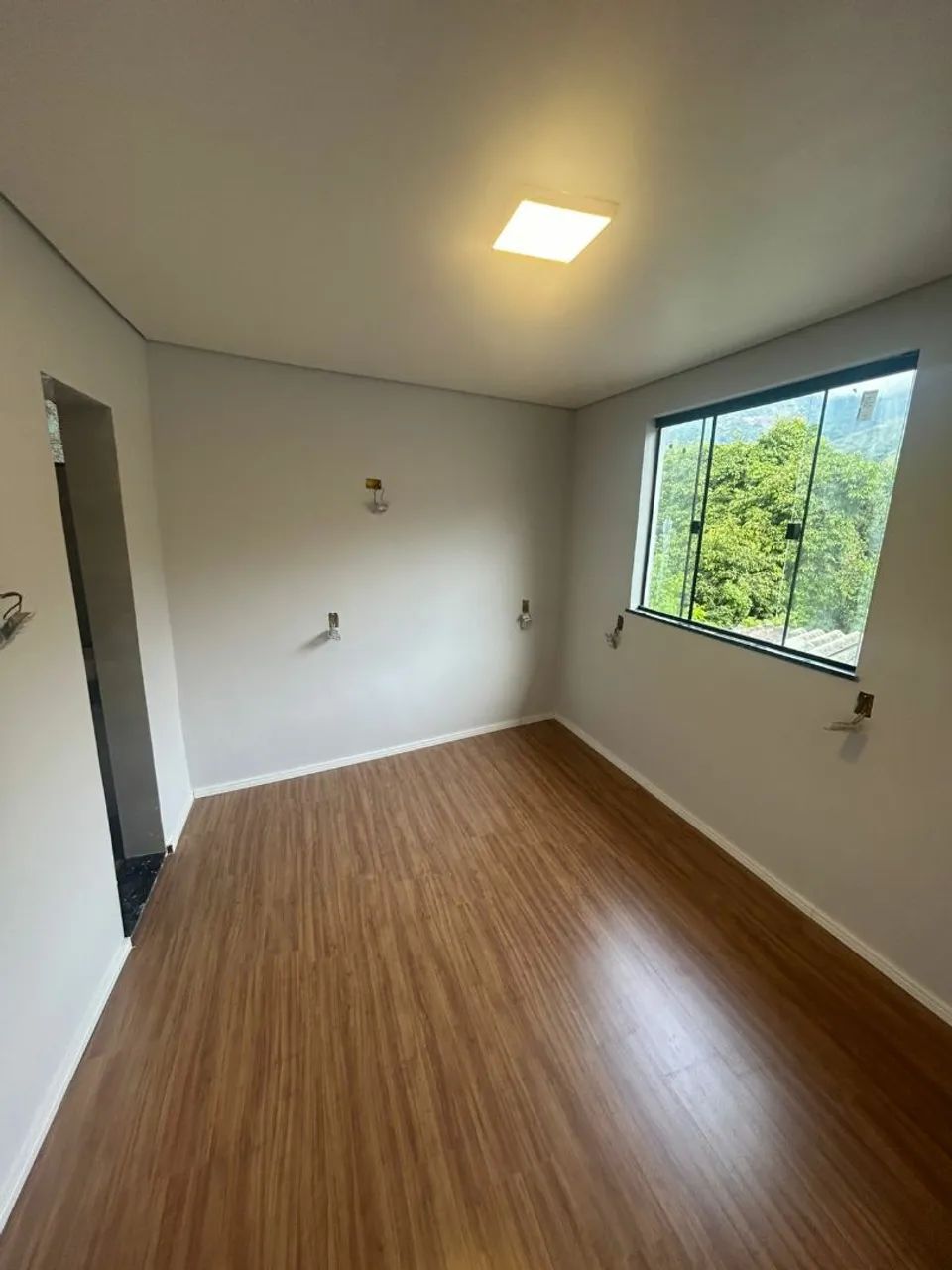 Piso Laminado Resistente a Água e a Risco  - Foto 2