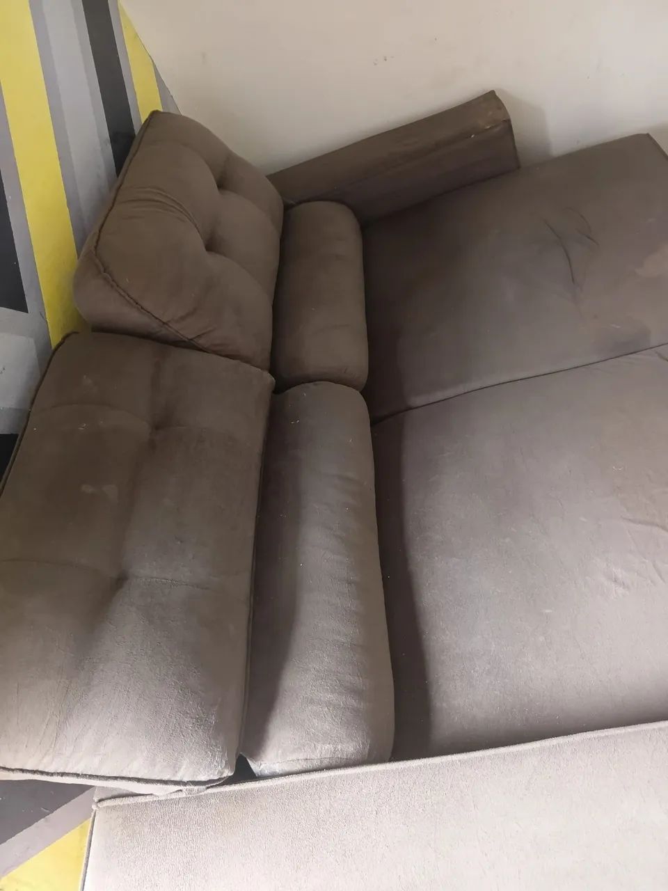 Sofá retrátil e reclinável 