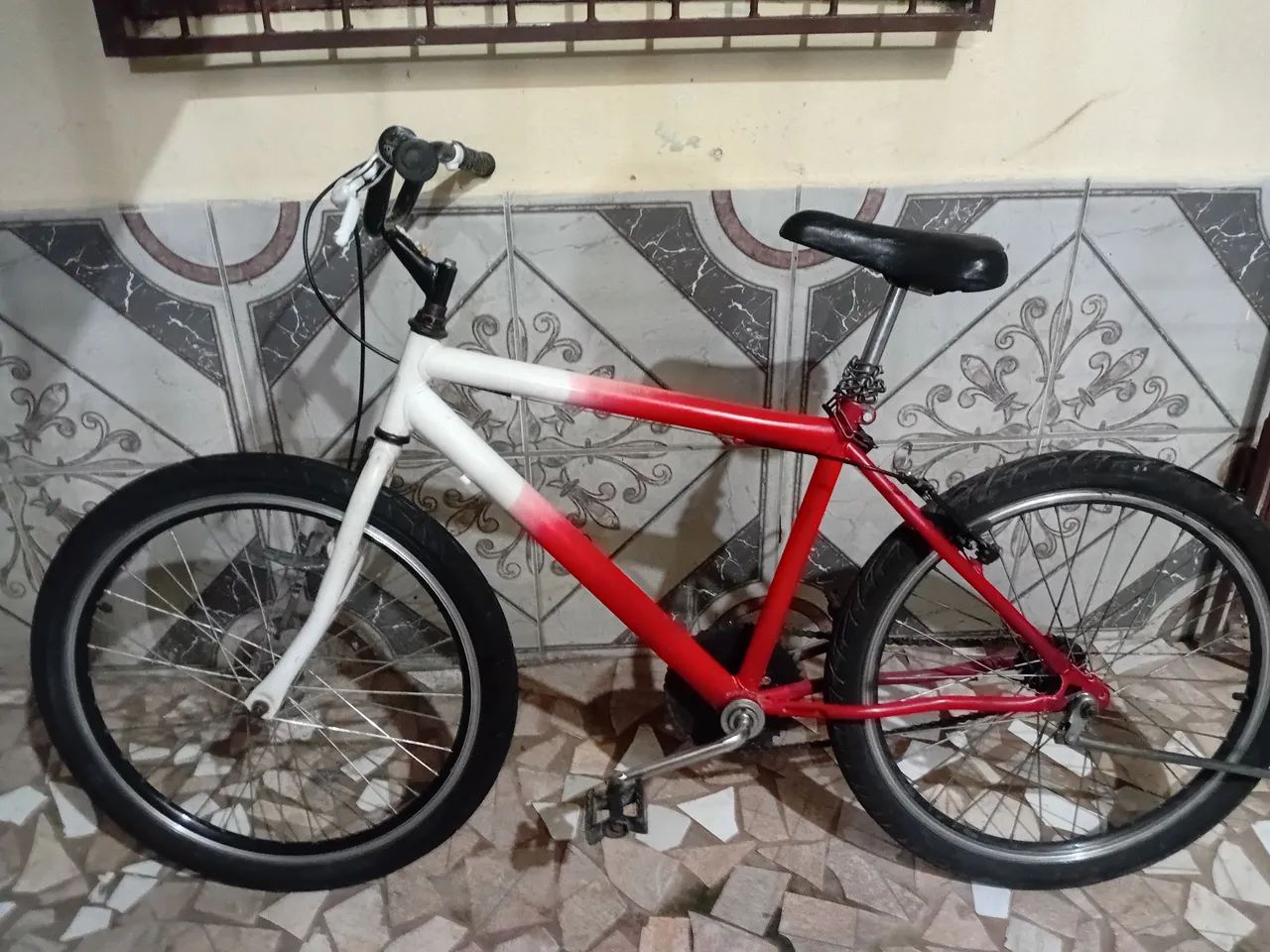 VENDO BICICLETA ARO 24 tem troca roda TRAZEIRA