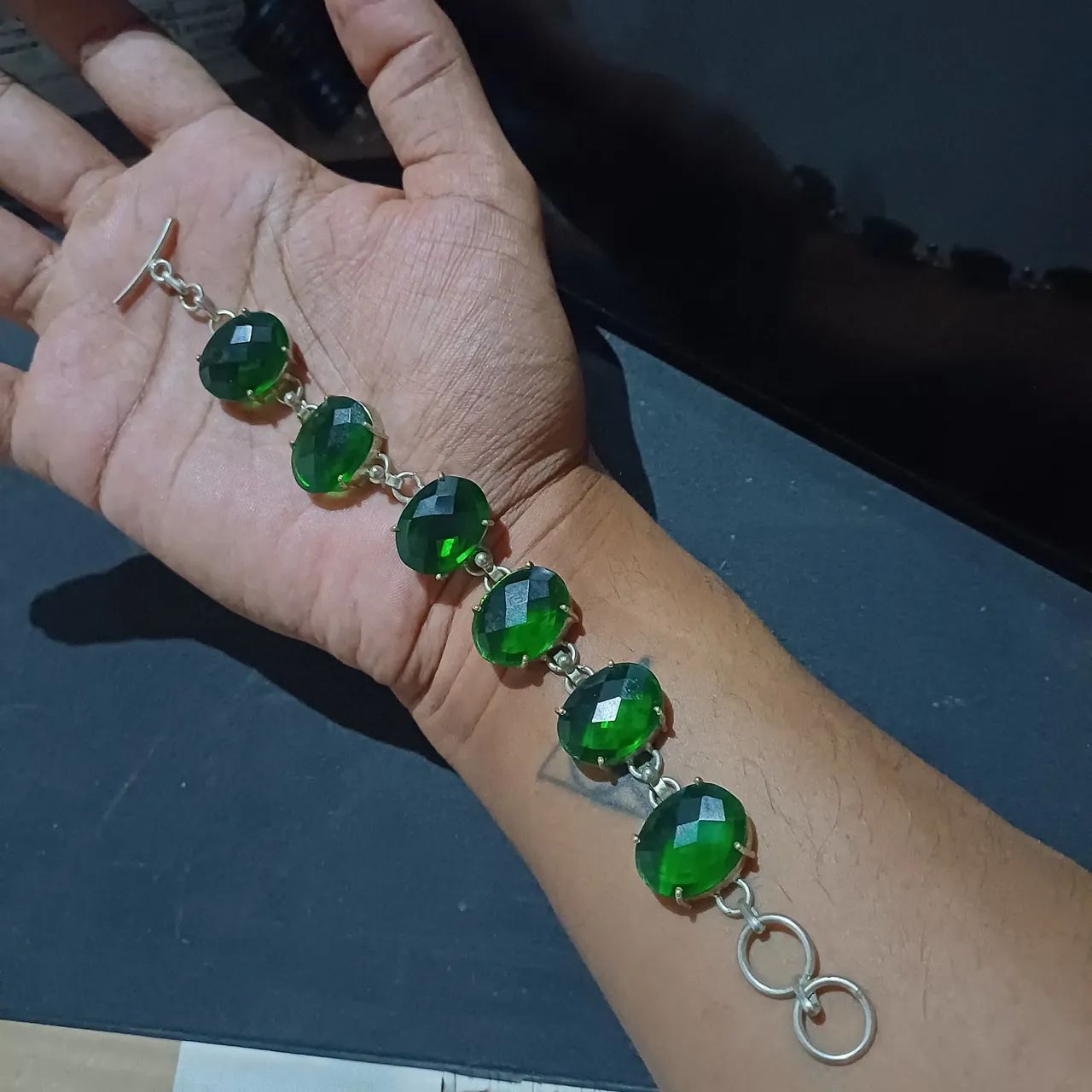 Pulseira banhada a prata com cristais verdes  - Foto 5