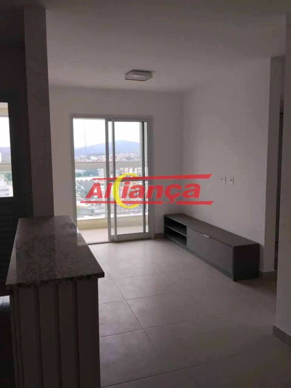 APARTAMENTO COM 2 DORMITÓRIOS - 2 VAGAS DE GARAGEM - 55m²- VILA GALVAO - R$ 3200,00 - Foto 3