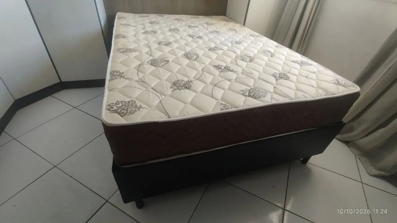 Vendo Cama box Novinha