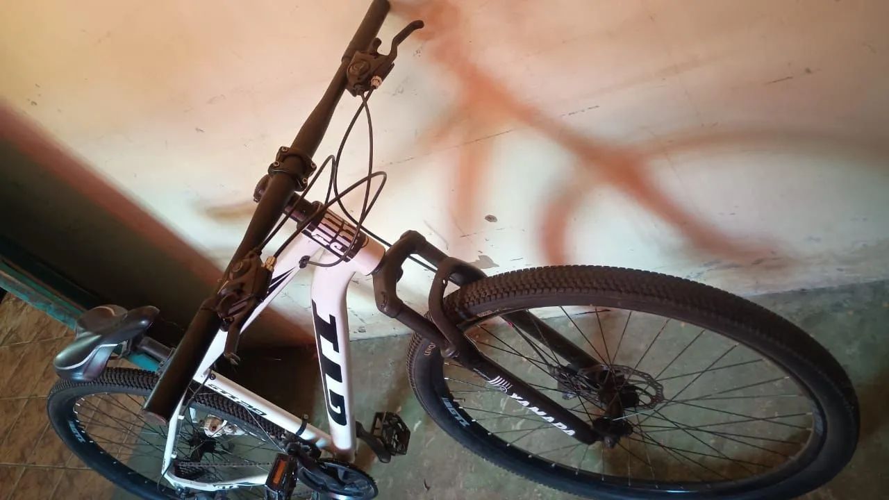 Bicicleta aro 29 quadro 17 branca  - Foto 2