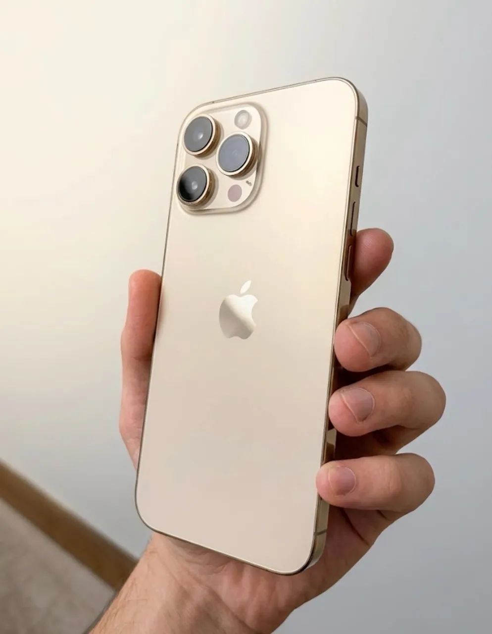 iPhone 16 pro Max - 256 GB - Dourado