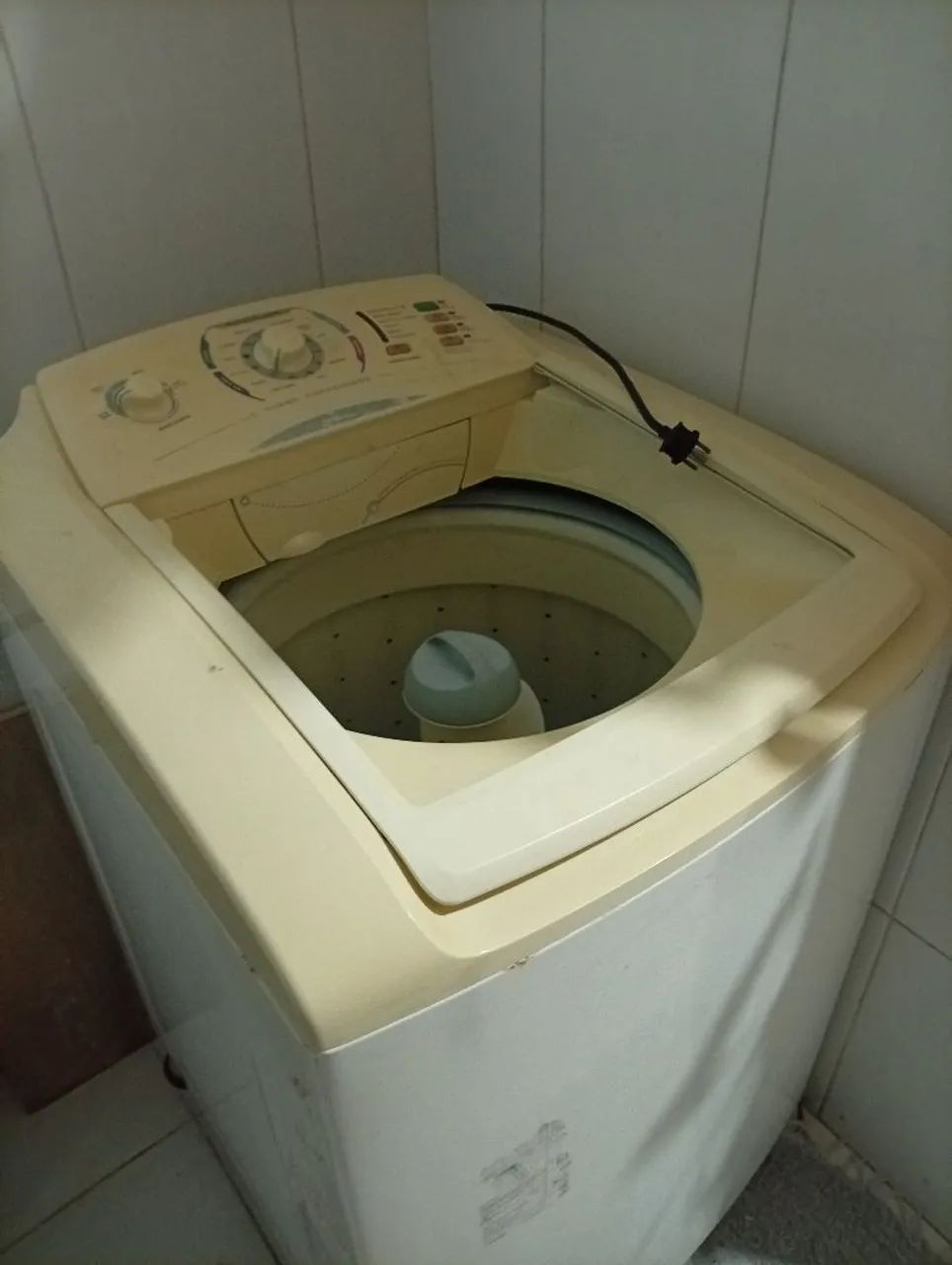 Máquina de roupa 