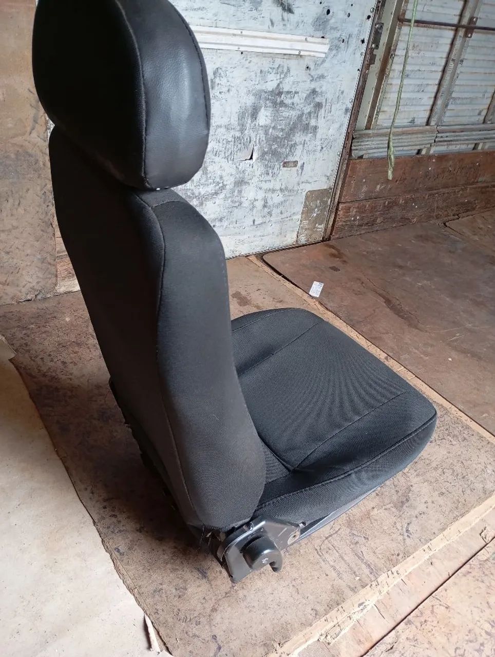 Banco motorista original caminhão 1620 - Foto 3