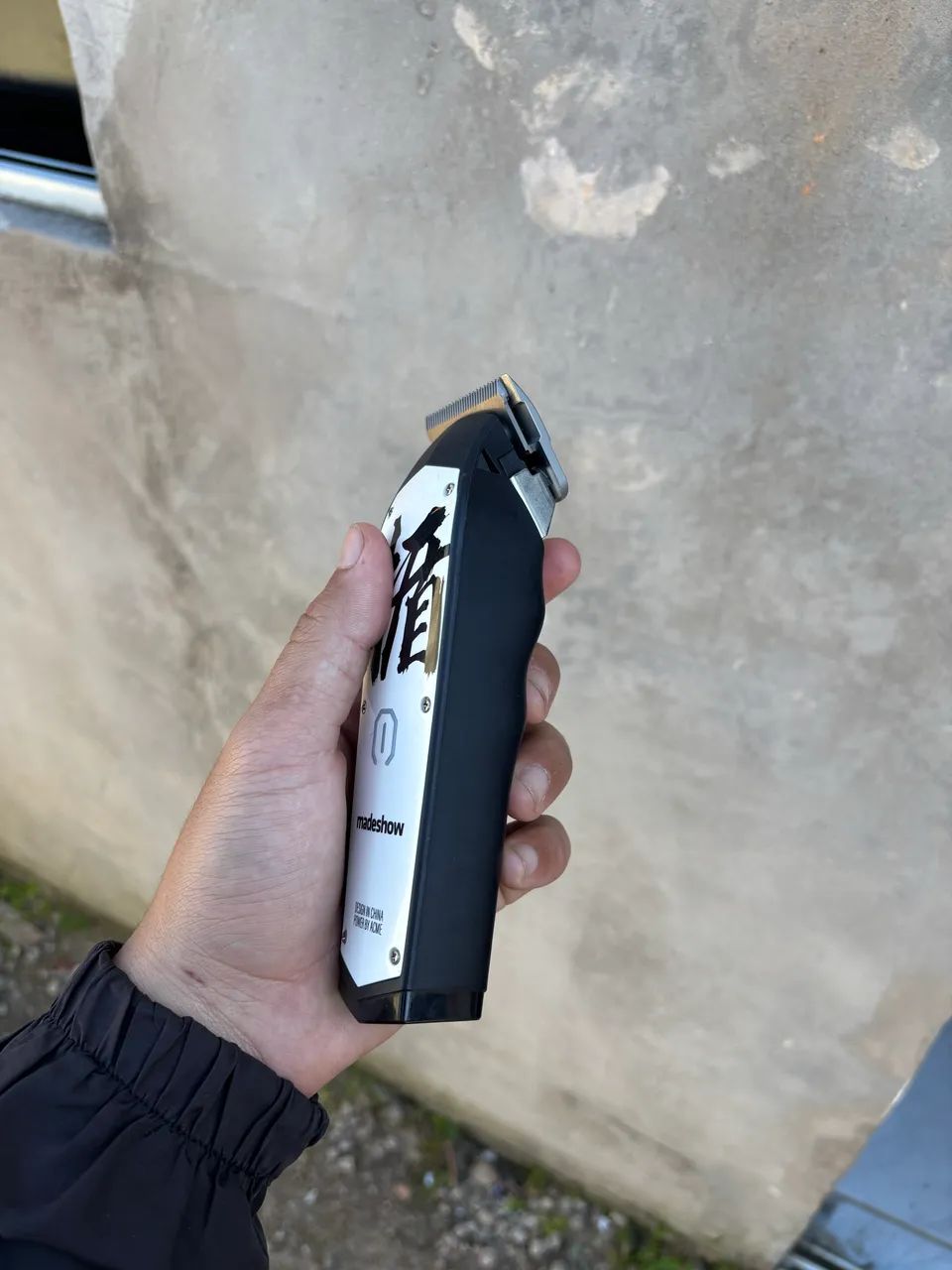 Kit Completo Máquina de Cortar Cabelo Madeshow + Tesouras e Acessórios