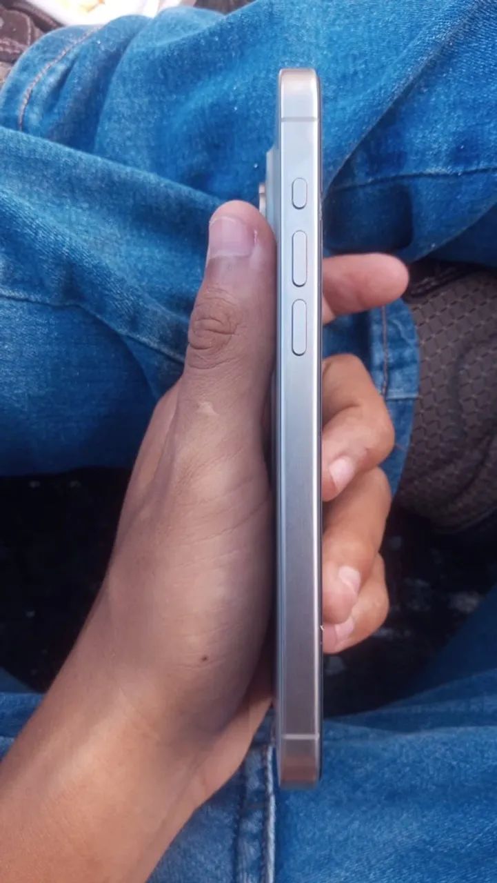 Celular iPhone 15 pro Max - Foto 4