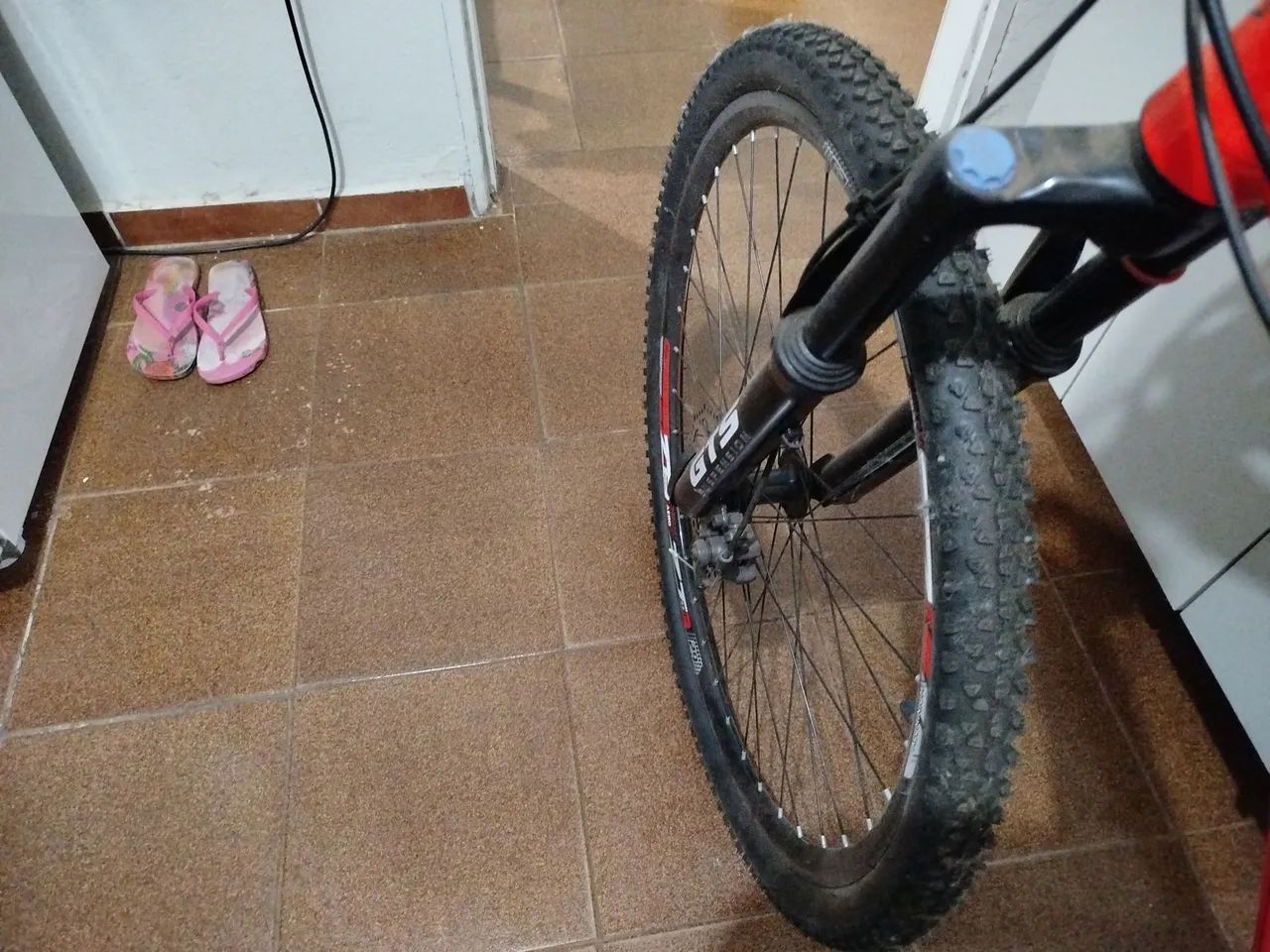 Vendo bicicleta semi nova, são duas.  - Foto 4