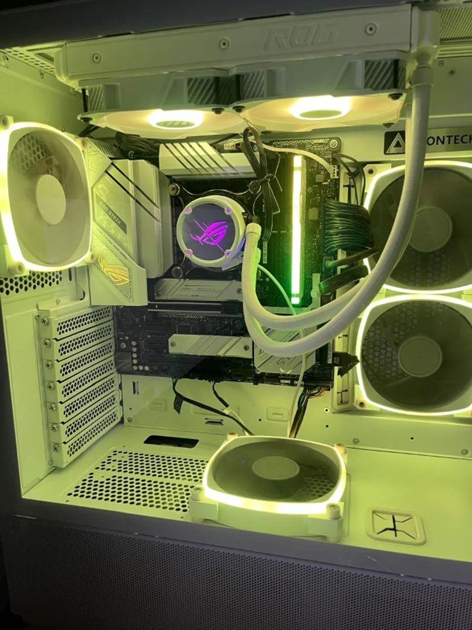 High-End Gaming PC432209119538718722