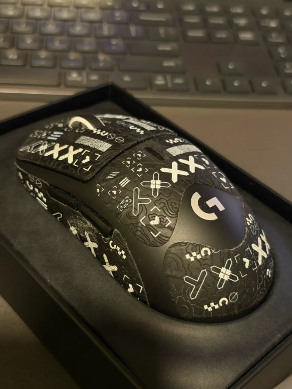 Mouse Logitech Pro Superlight X 2 - muito novo - Foto 2