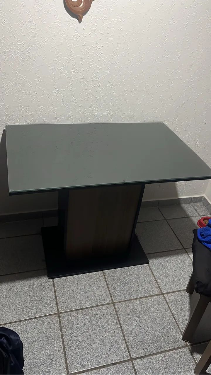 Mesa usada preta tampo de vidro  - Foto 3