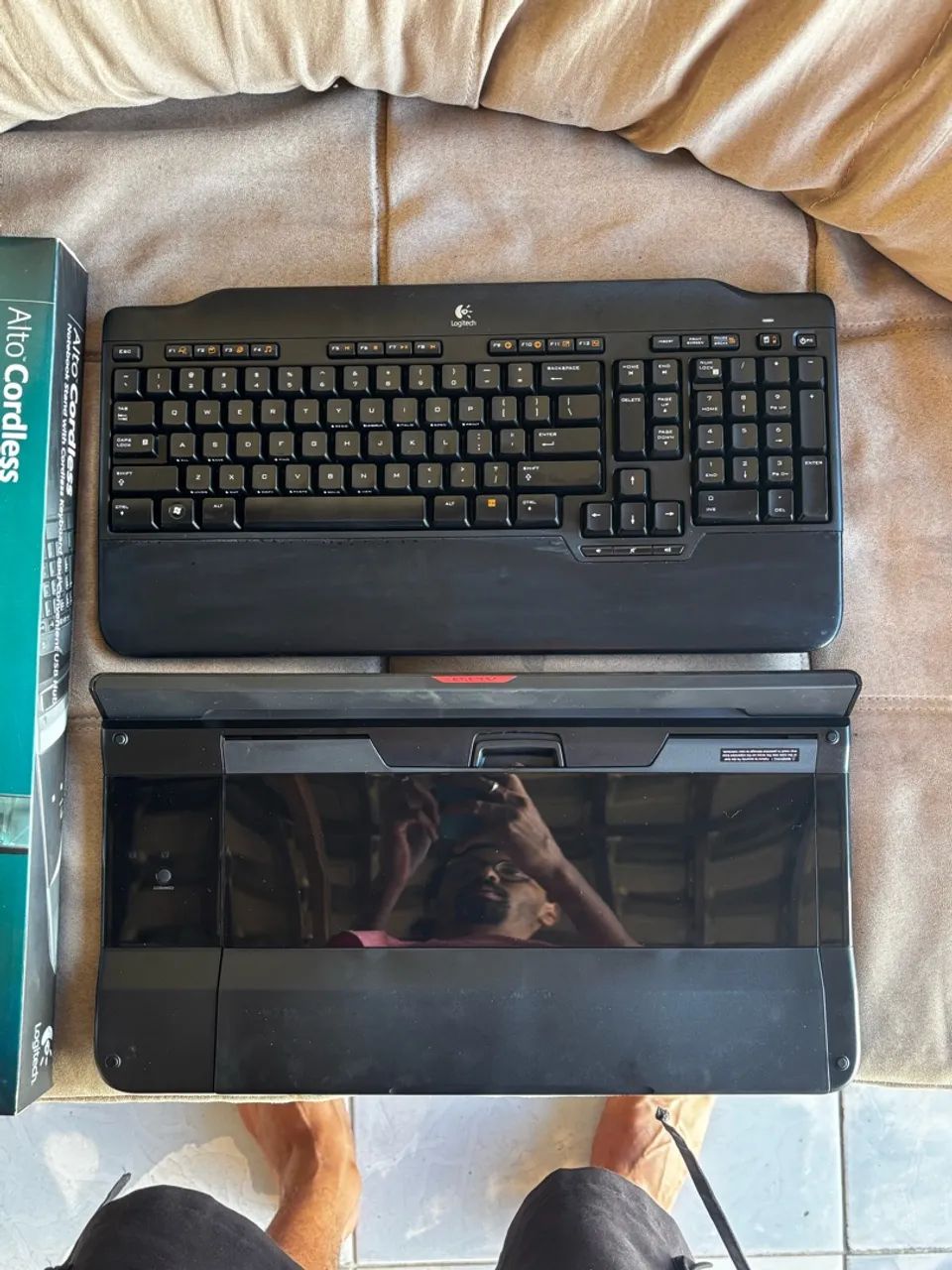 Teclado Logitech com suporte para notebook - Foto 2