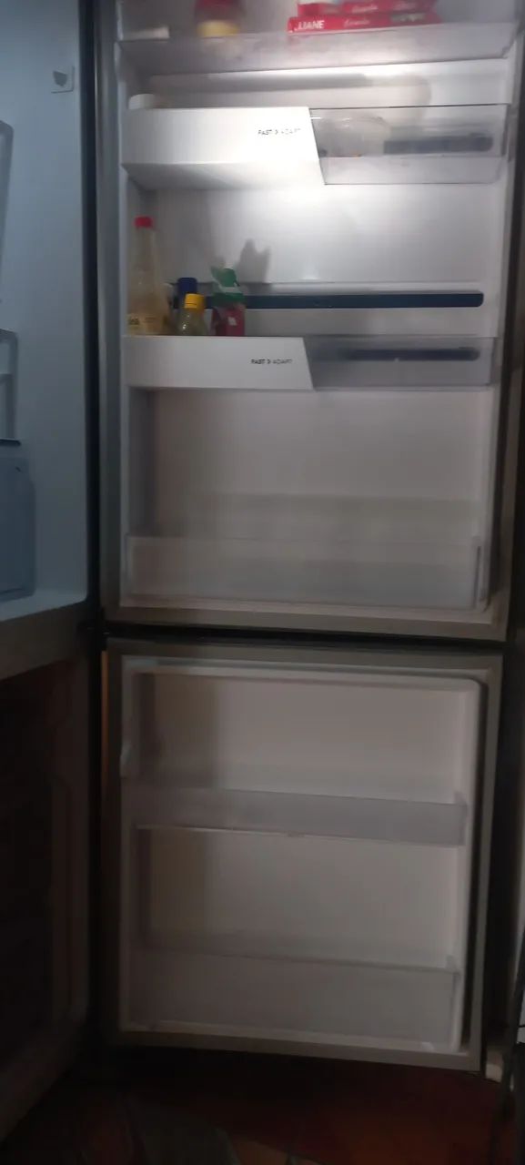 Geladeira semi nova 