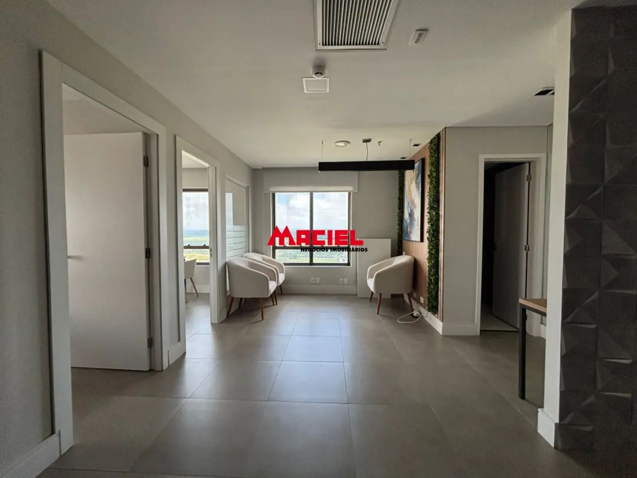SALA A VENDA EM EXCELENTE PRÉDIO COMERCIAL NO JARDIM AQUARIUS