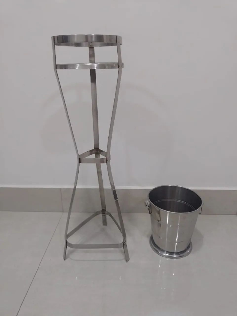 BALDE DE GELO COM SUPORTE - PÉ - Foto 2