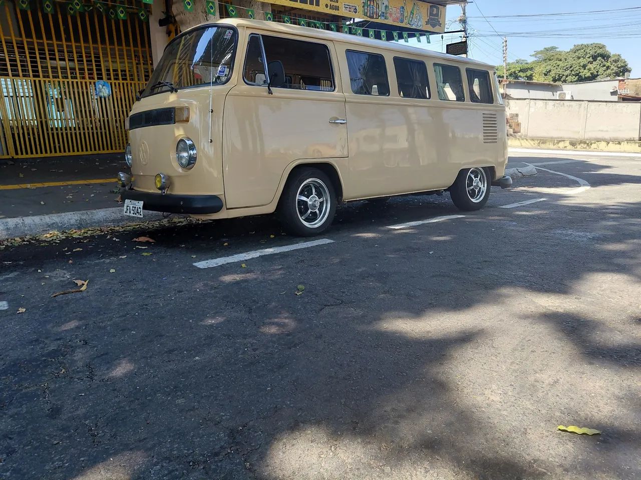 Volkswagen Kombi Standard/ Luxo/ Serie Prata 1980