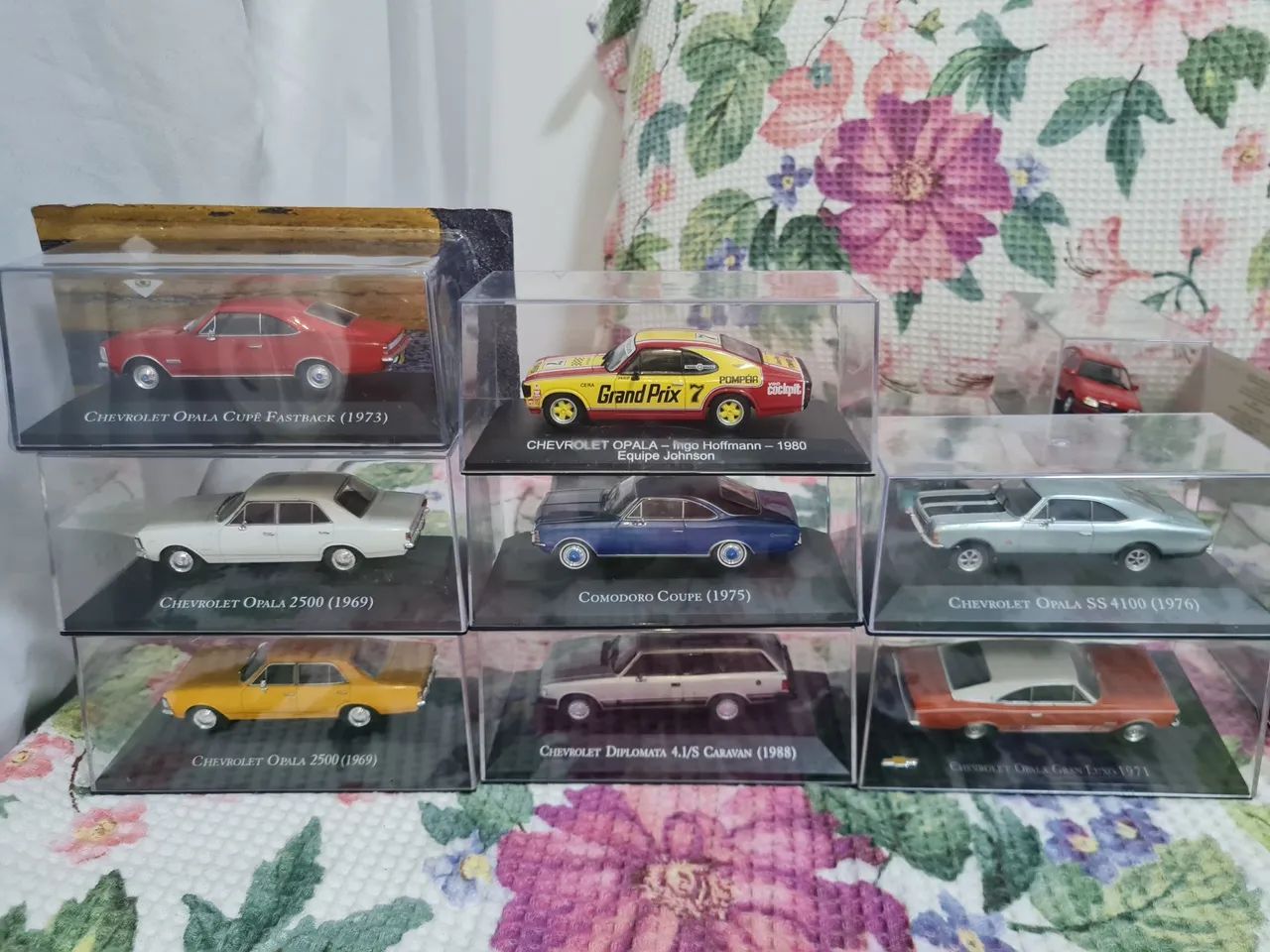 Lote Com 9 miniaturas Opala escala 1/43.