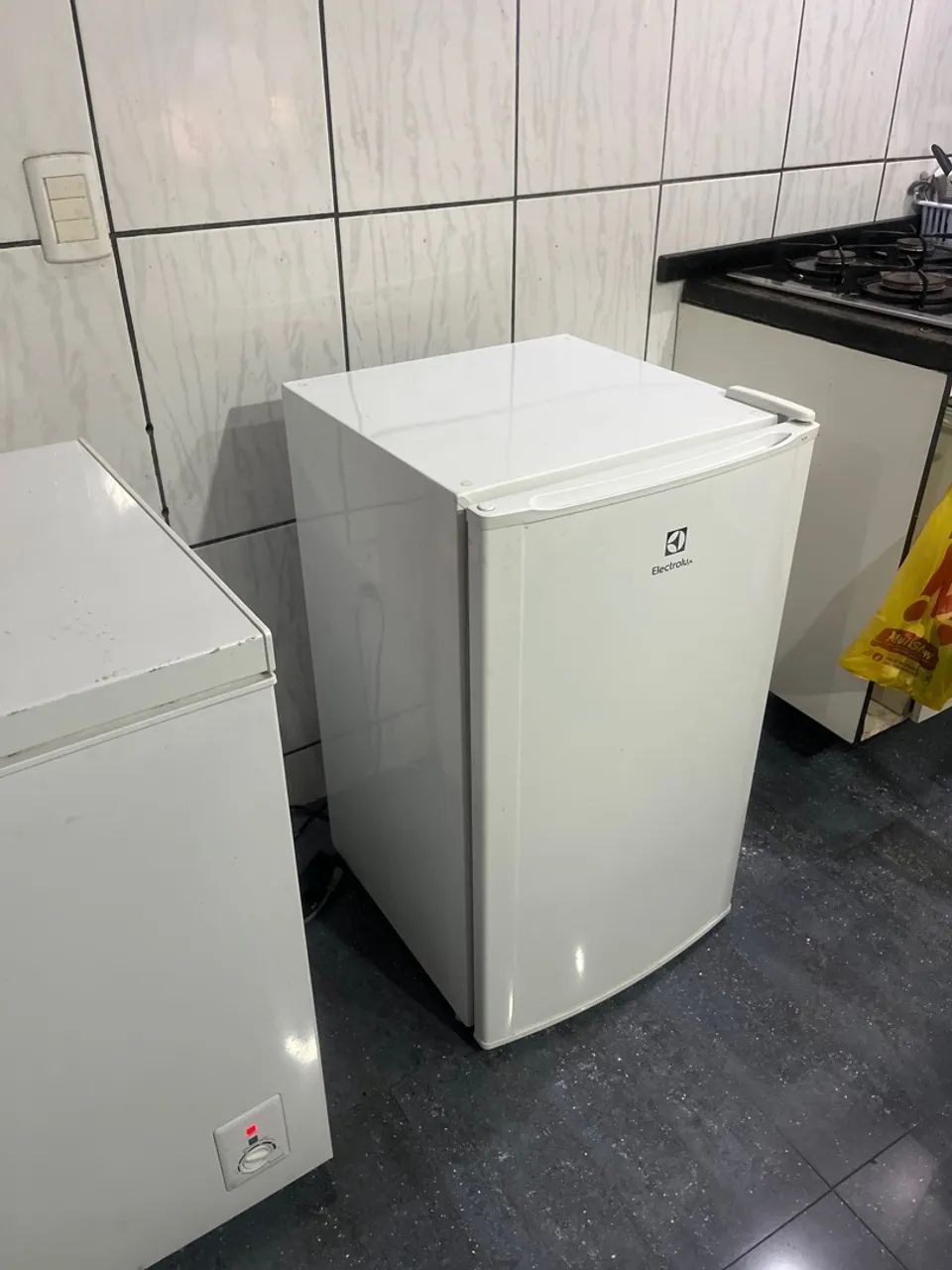 ? Frigobar Electrolux Branco - R$ 900,00 - Foto 4