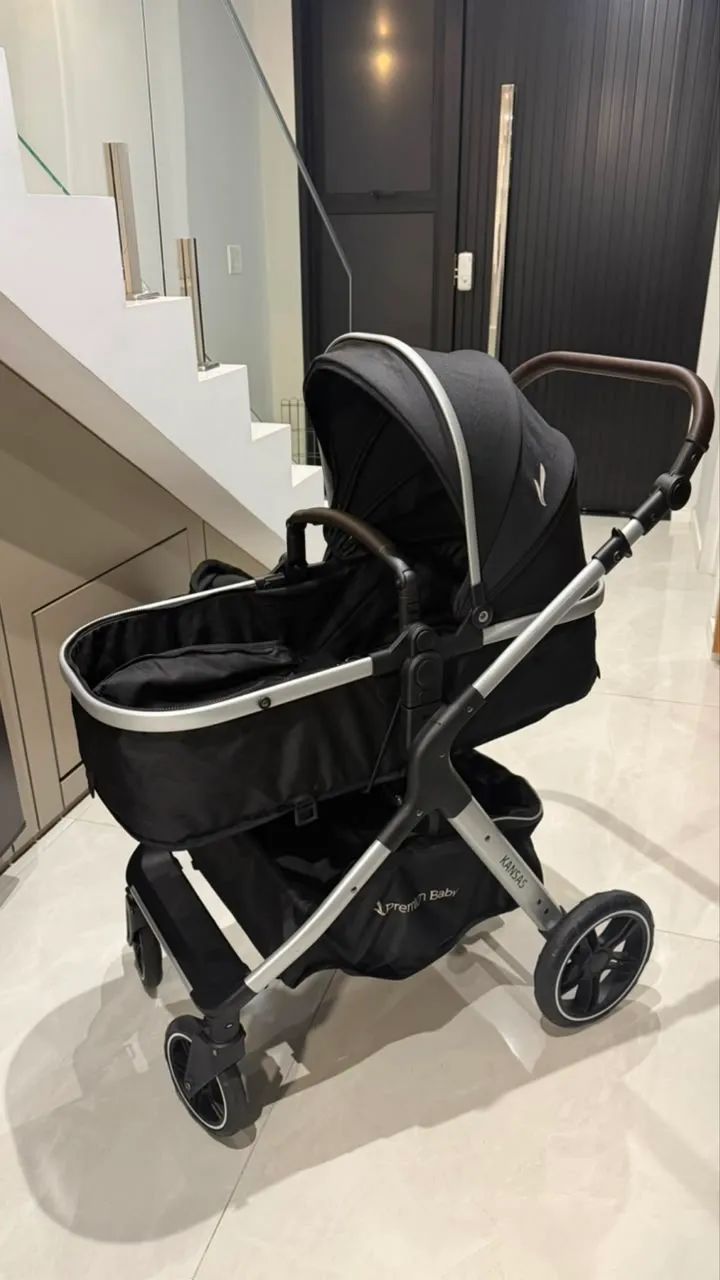 Carrinho completo de bebê impecável 