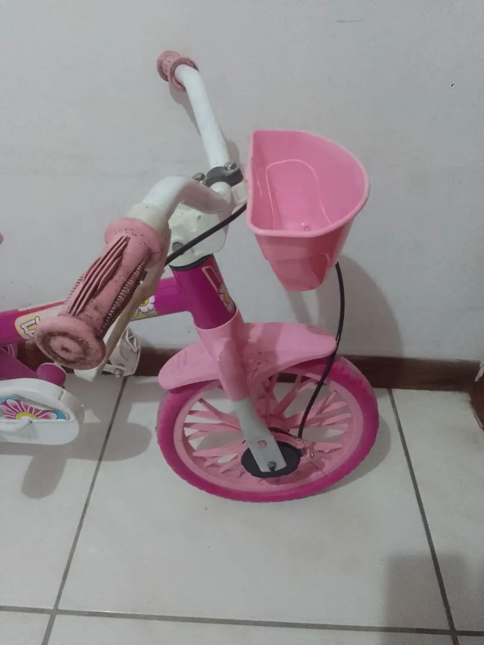 Vendo uma bicicleta aro 12 anda muito bem inteirinha só buscar alvorada não entrego  - Foto 4