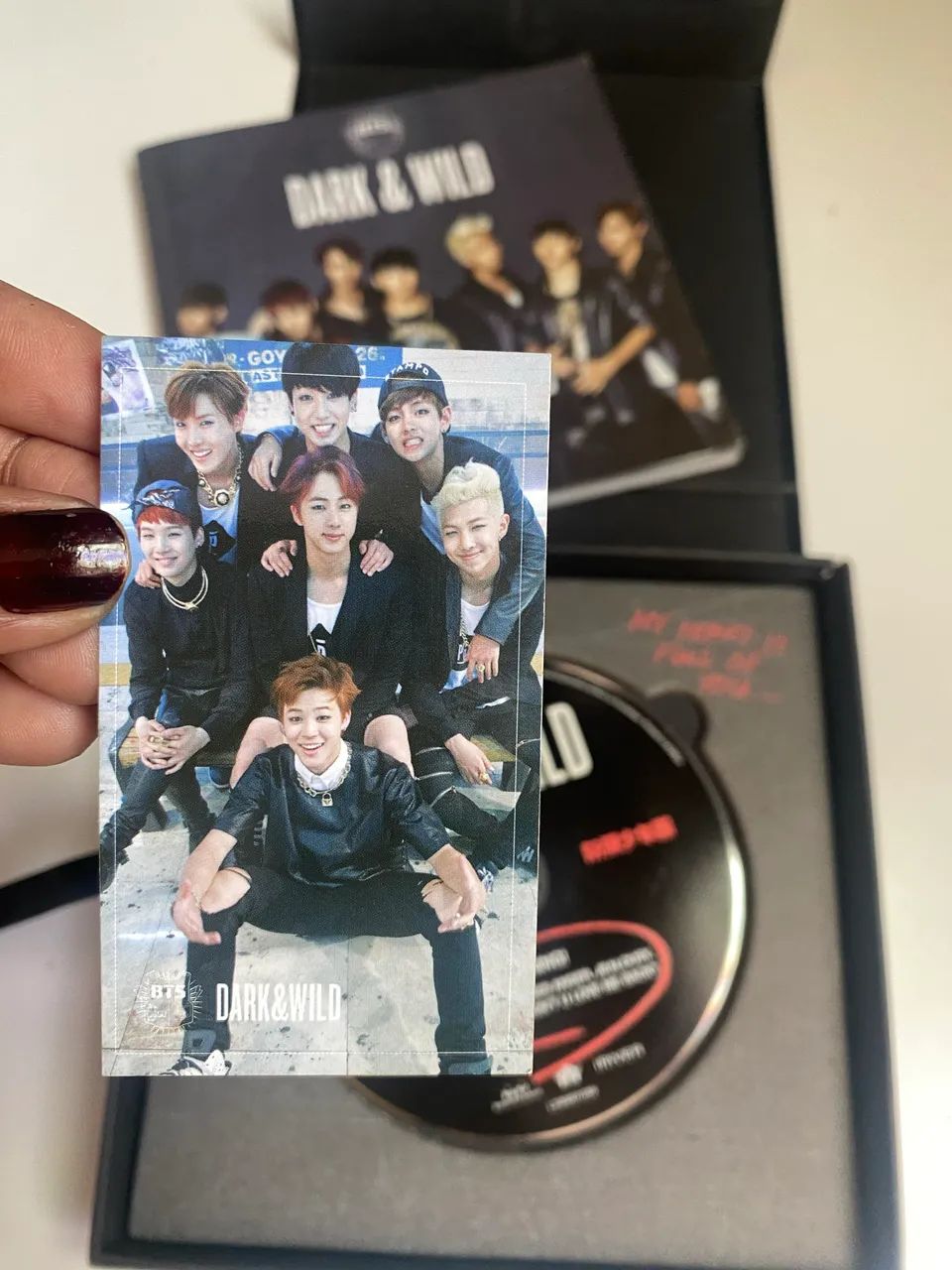 Vendo álbum oficial BTS Dark & Wild - CDs, DVDs etc - Jardim