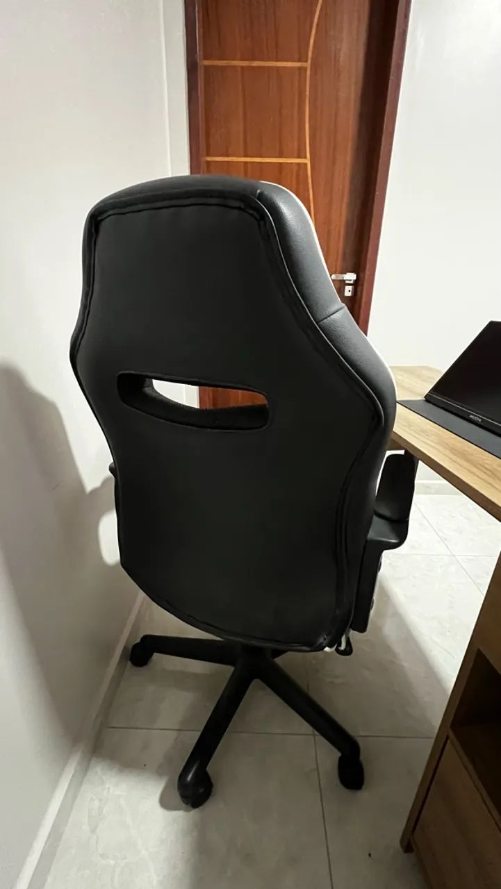 Mesa e cadeira / escritório  - Foto 3