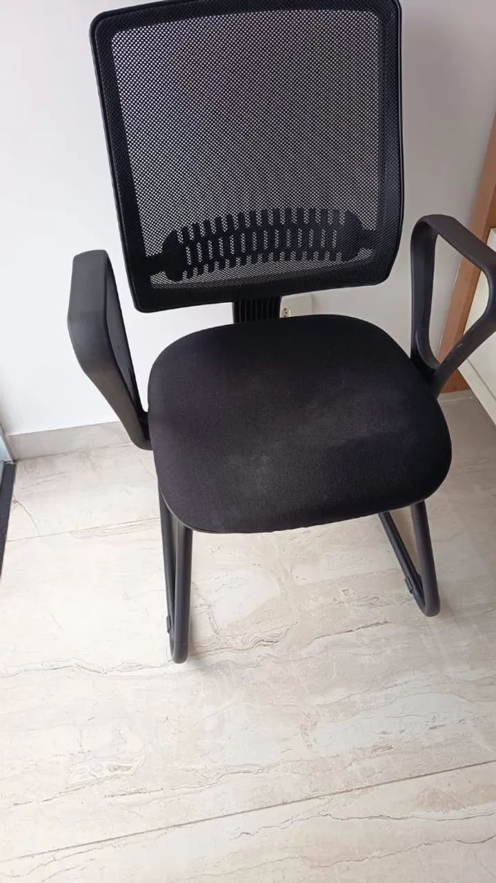Cadeiras fixas Flexform  seminovas - Foto 4