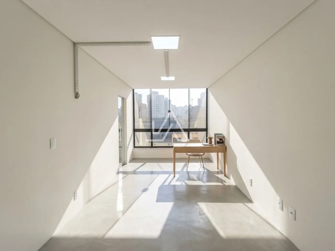 LOJA NO CENTRO COM 18 M²