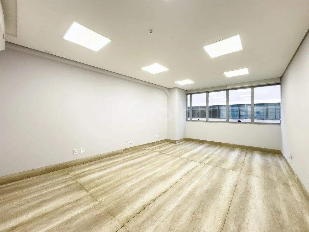 Sala Comercial de 34 m² no Saco Grandre - Foto 2
